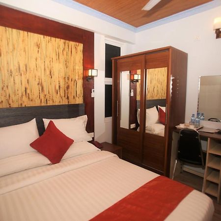 Crystal Crown Hotel Hulhumale Ngoại thất bức ảnh