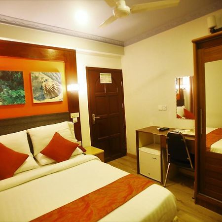 Crystal Crown Hotel Hulhumale Ngoại thất bức ảnh