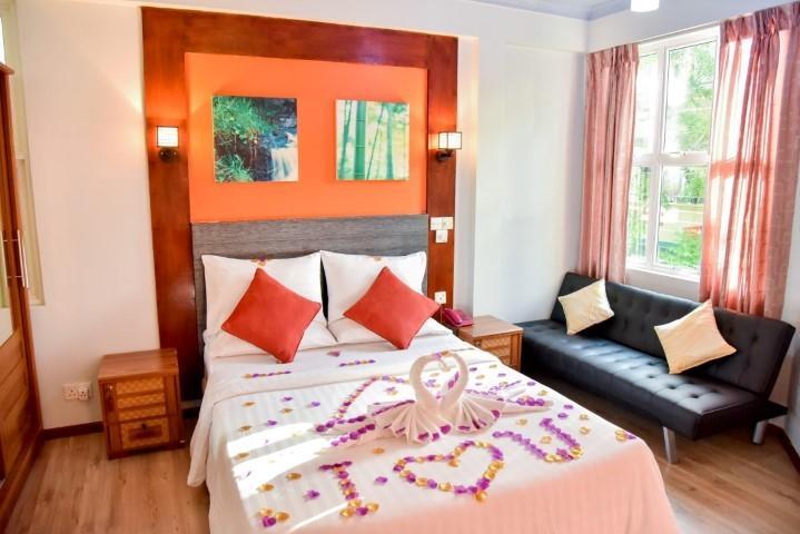 Crystal Crown Hotel Hulhumale Ngoại thất bức ảnh