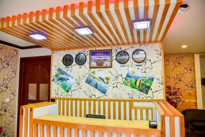 Crystal Crown Hotel Hulhumale Ngoại thất bức ảnh