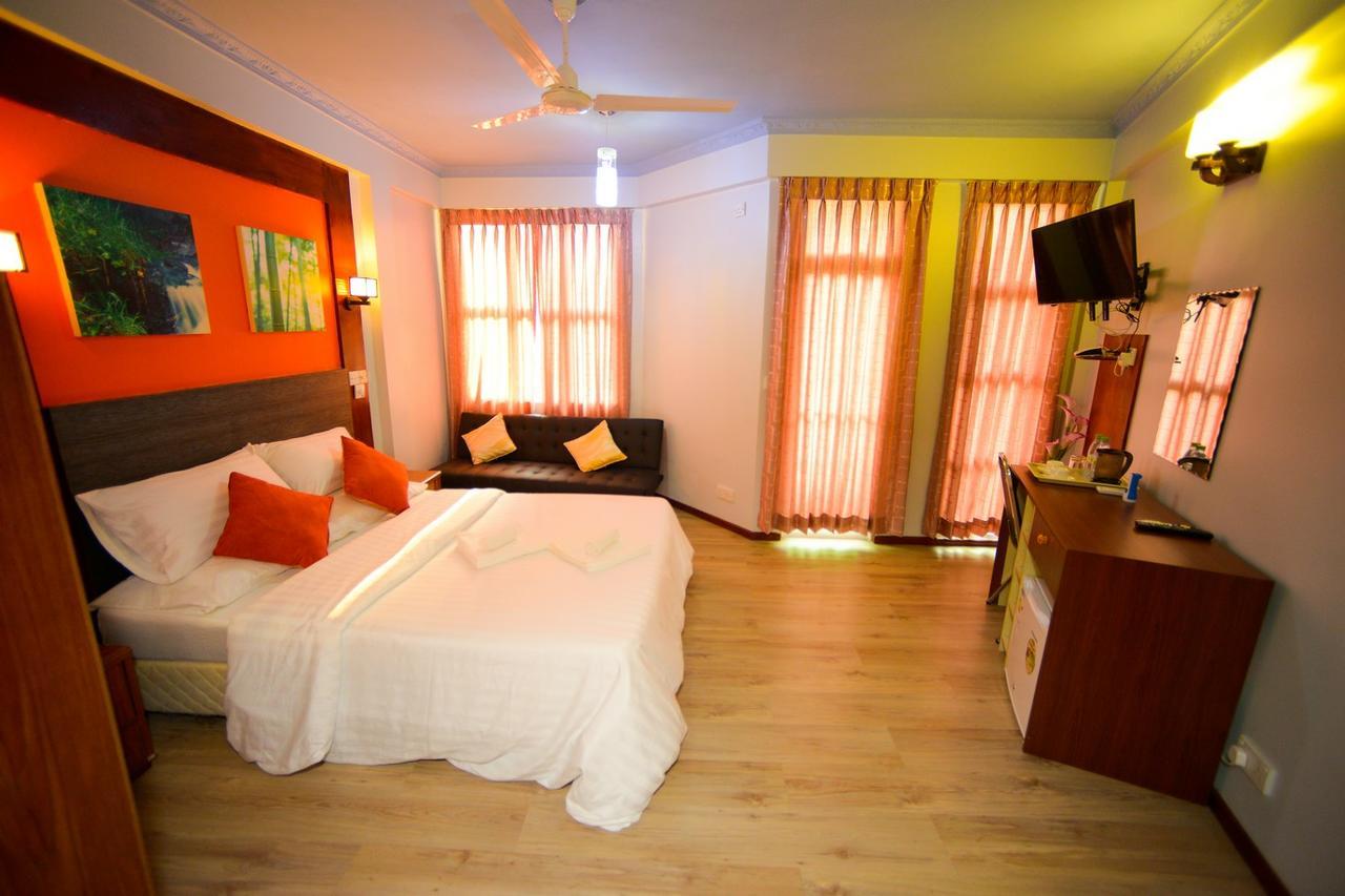 Crystal Crown Hotel Hulhumale Ngoại thất bức ảnh