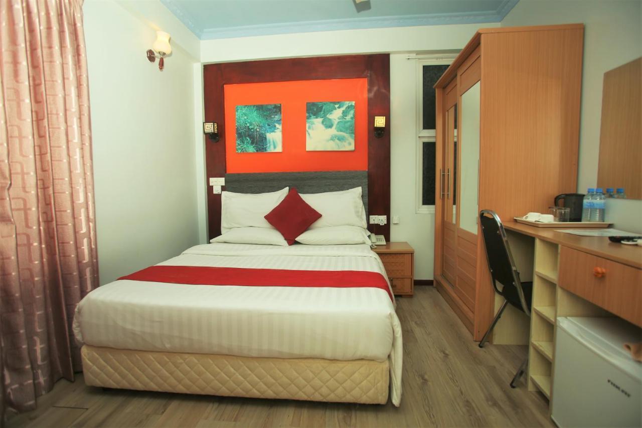 Crystal Crown Hotel Hulhumale Ngoại thất bức ảnh